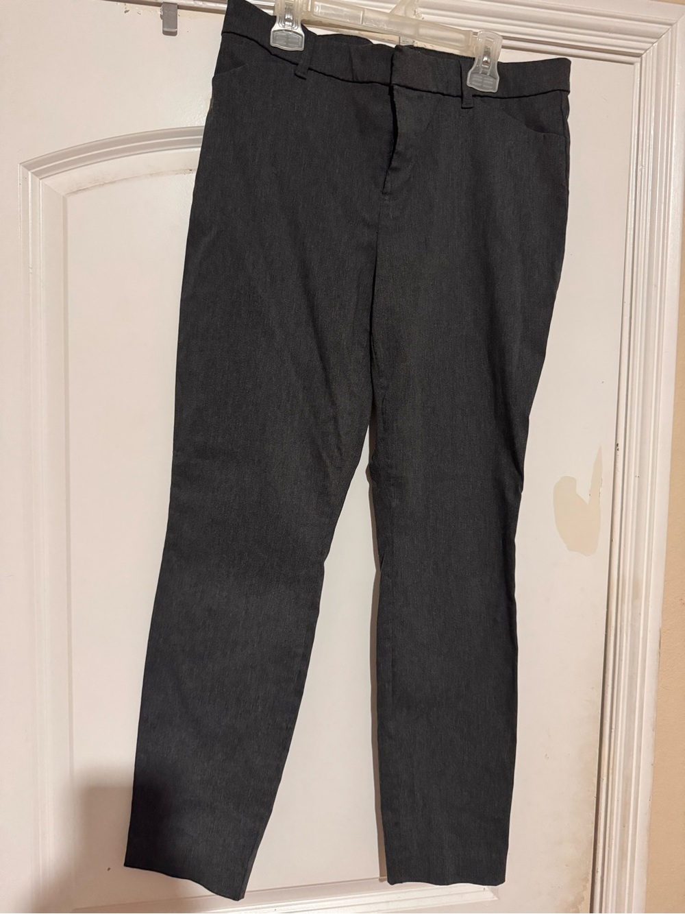 GAP Women's Signature Skinny Ankle Pants in Black
